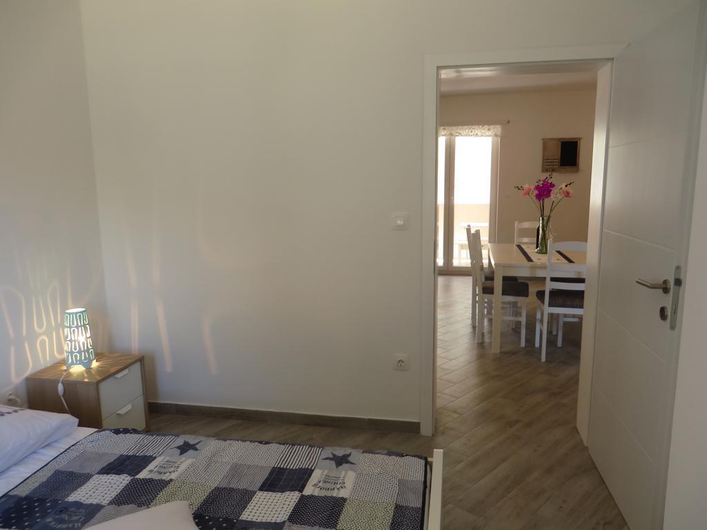 Apartments Karaba Pakoštane Buitenkant foto