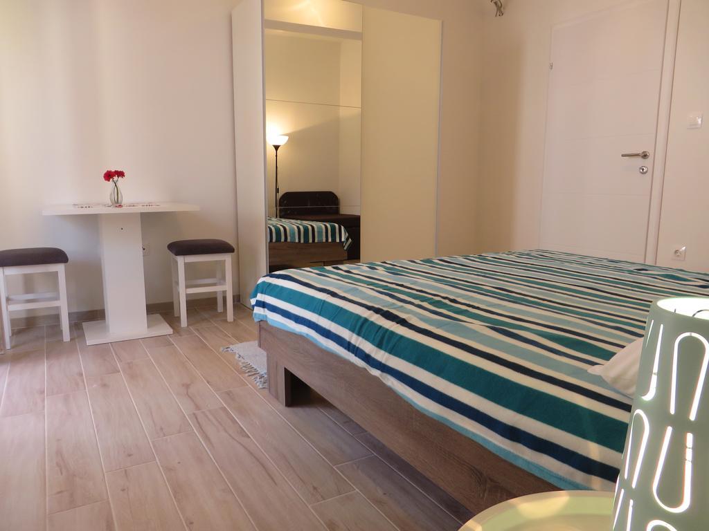 Apartments Karaba Pakoštane Buitenkant foto