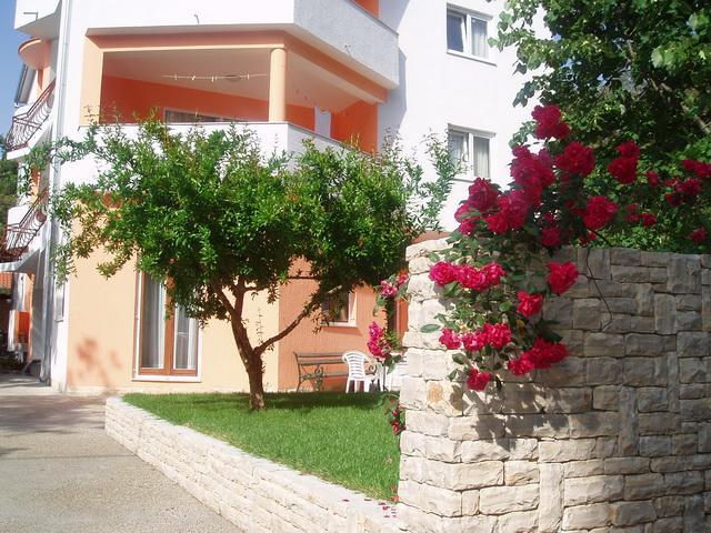 Apartments Karaba Pakoštane Buitenkant foto