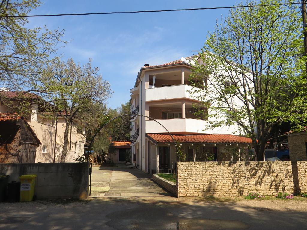 Apartments Karaba Pakoštane Buitenkant foto