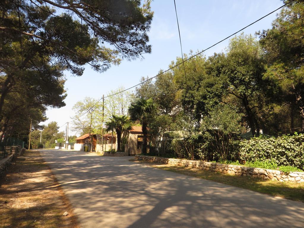 Apartments Karaba Pakoštane Buitenkant foto